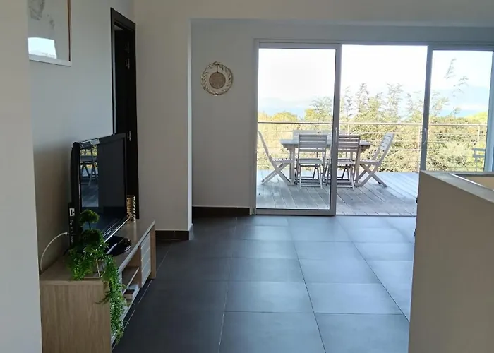 En Corse Du Sud - Golf D'ajaccio Vila